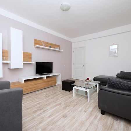Apartments Talija ドラスニセ エクステリア 写真